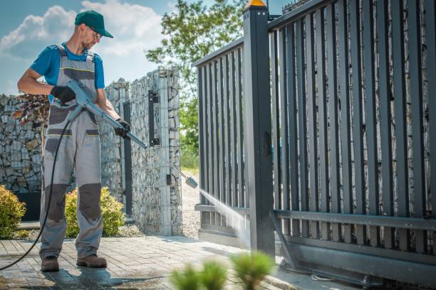 Animal Enclosure Cleaning in West Vero Corridor, FL
